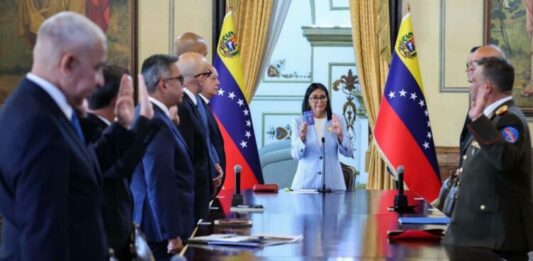 Delcy Rodríguez juramentó