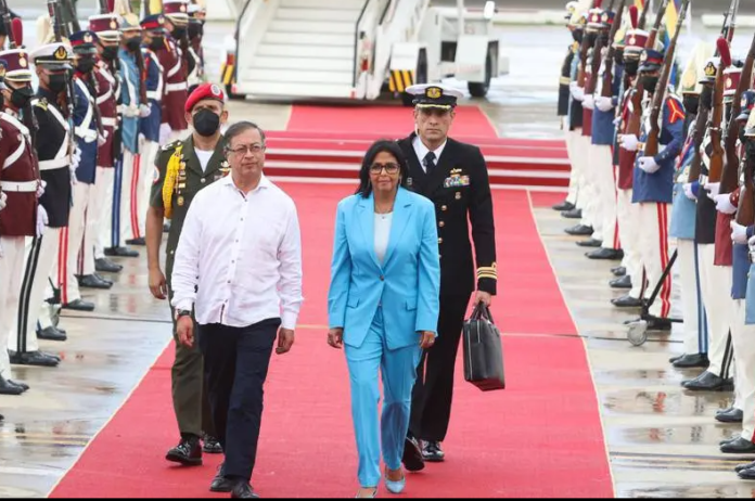 Petro y Delcy Rodríguez sostendrán encuentro en el puente Atanasio Girardot