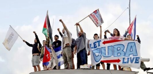 Activistas que llevaron ayuda a Cuba retenidos en EEUU y Panamá