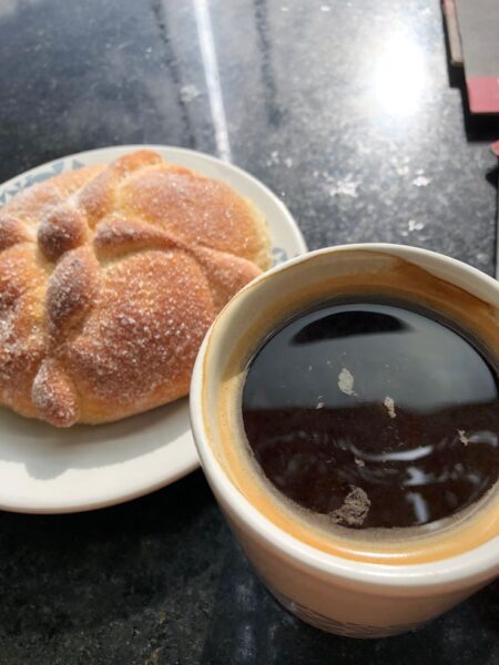 pan dulce con café-Marhisela Ron León
