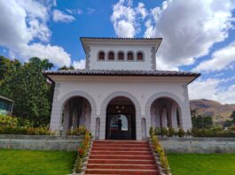 La Casa de los Arcos