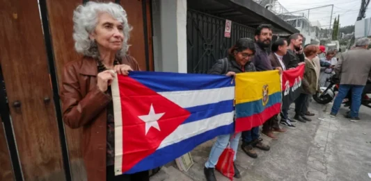 expulsión diplomáticos