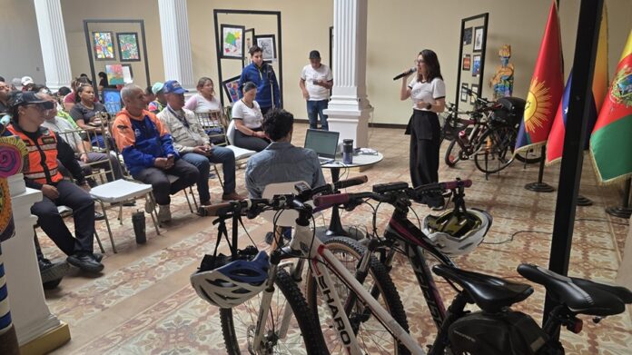 La Bici Va a la Escuela