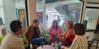 “El libro es una extraña mercancía”: Arnaldo Jiménez analiza el fenómeno editorial en la Ágora del Libro 2026