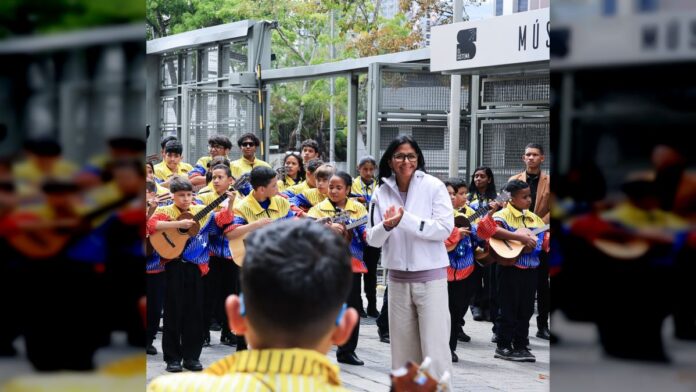 Presidenta (E) destaca papel de la juventud en la proyección cultural del país