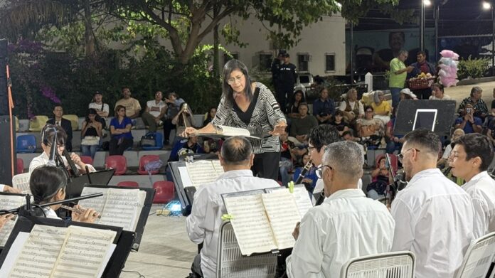 Valencianos disfrutaron del programa “El Ritmo de Valencia está en la Calle”