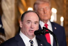 Renuncia secretario Armada Estados Unidos