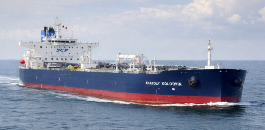 Concluye descarga de petróleo ruso donado a Cuba