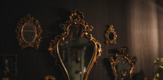 La paradoja del espejo