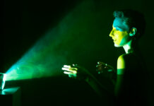 la luz es el primer y último tema de la humanidad