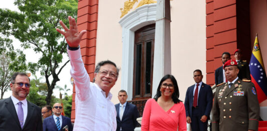 gustavo-petro-humanidad-hermana