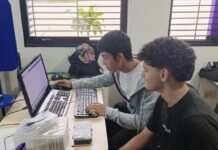 Jóvenes venezolanos crean un traductor de lengua de señas