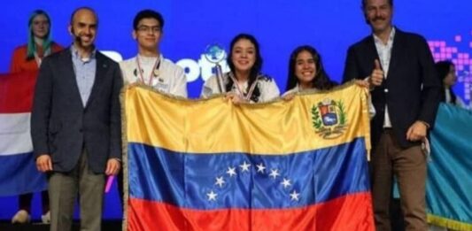 venezolana oro robótica