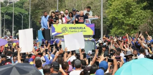 Caracas marchó masivamente por el levantamiento de las sanciones.
