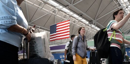 Venezuela implementa visas electrónicas para ciudadanos estadounidenses