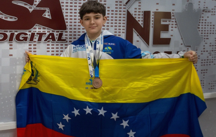 Joven venezolano se alza con el oro en Olimpiada de Matemáticas de Singapur 2026