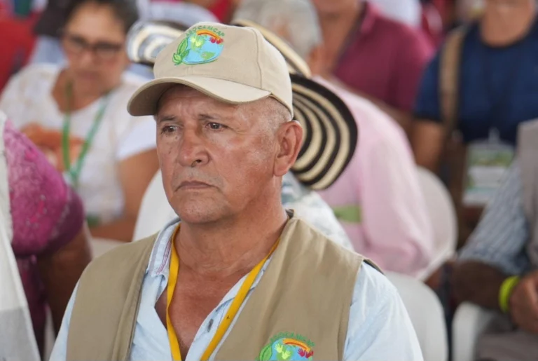 Colombia impulsa decreto para proteger a líderes sociales