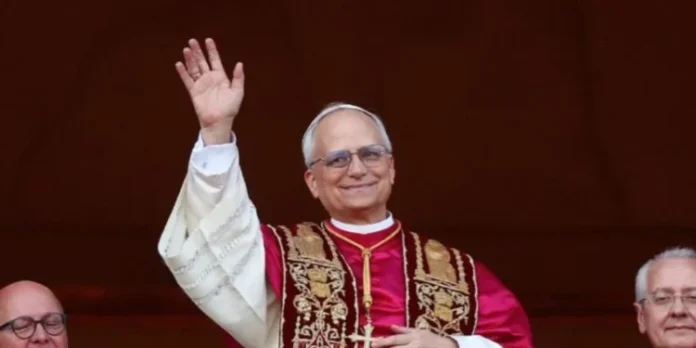 Papa León XIV insta proteger a jóvenes durante visita a Angola