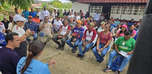 Alcaldesa Dina Castillo acompañó asamblea popular en Los Naranjos