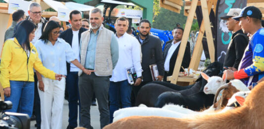 presidenta-inauguro-expoferia