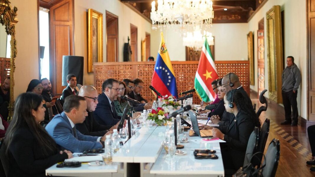 venezuela-suriname-reunion