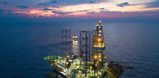 Producción de gas en yacimiento entre Venezuela y Trinidad y Tobago es evaluado por Shell