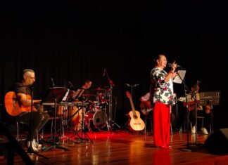 trovadores cantan a Nazoa