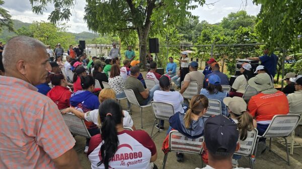 Alcaldesa Dina Castillo acompañó asamblea popular en Los Naranjos