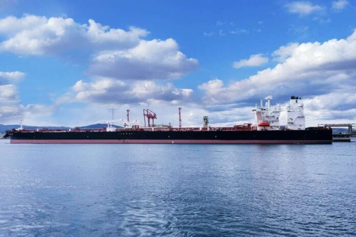 Primer buque con crudo venezolano llega a España tras acuerdo con Repsol