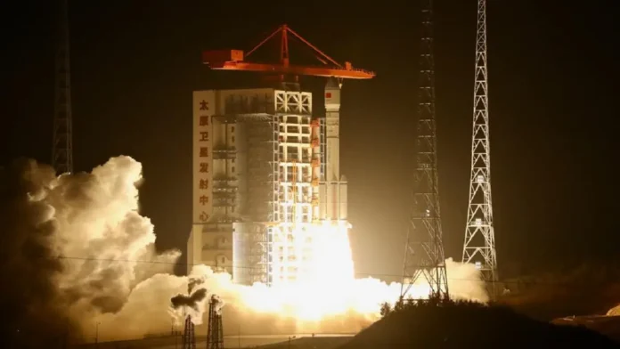 China despliega cinco satélites a la órbita China despliega cinco satélites a la órbita