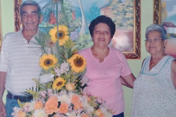 Emiria con sus padres 2