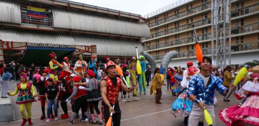 Más de 1.500 personas participan en caminata cultural por el Día de los Museos en Caracas
