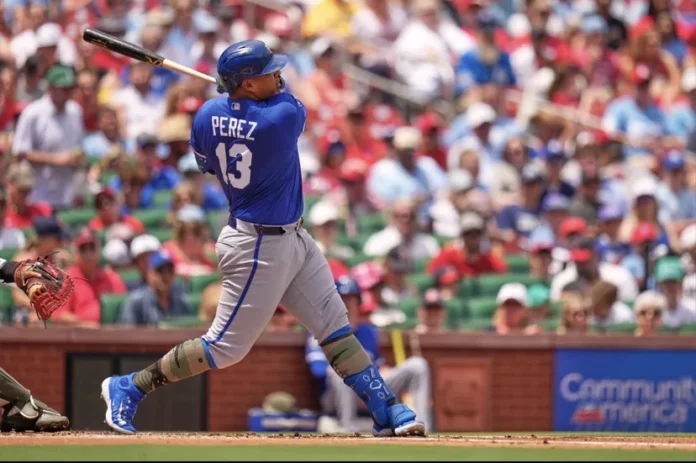 Salvador Pérez destacó con jonrón en triunfo de Kansas City Salvador Pérez destacó con jonrón en triunfo de Kansas City