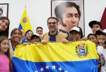 Lacava abandera a la delegación de Carabobo para Olimpiadas Nacionales de Robótica Creativa 2026
