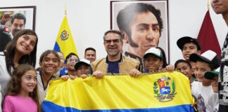 Lacava abandera a la delegación de Carabobo para Olimpiadas Nacionales de Robótica Creativa 2026