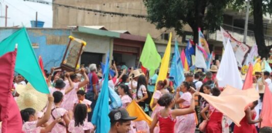 Mil banderas para San Juan Bautista