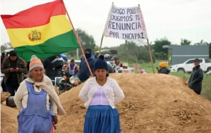 Bolivia: Continúan los bloqueos en contra del gobierno de Rodrigo Paz