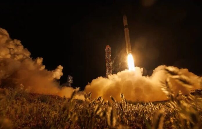 Rusia lanza con éxito el cohete Soyuz-5 Rusia lanza con éxito el cohete Soyuz-5