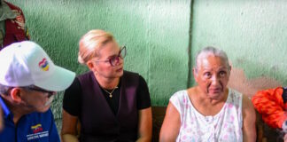 Despliegue casa por casa asistió a adultos mayores en Los Guayos Despliegue Casa a Casa