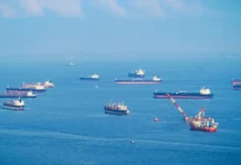 Bloqueo naval en estrecho de Ormuz se mantiene pese al anuncio de Trump