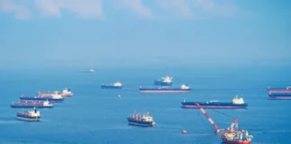 Bloqueo naval en estrecho de Ormuz se mantiene pese al anuncio de Trump