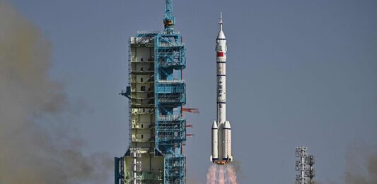 China lanza este domingo la misión Shenzhou-23 hacia la estación Tiangong