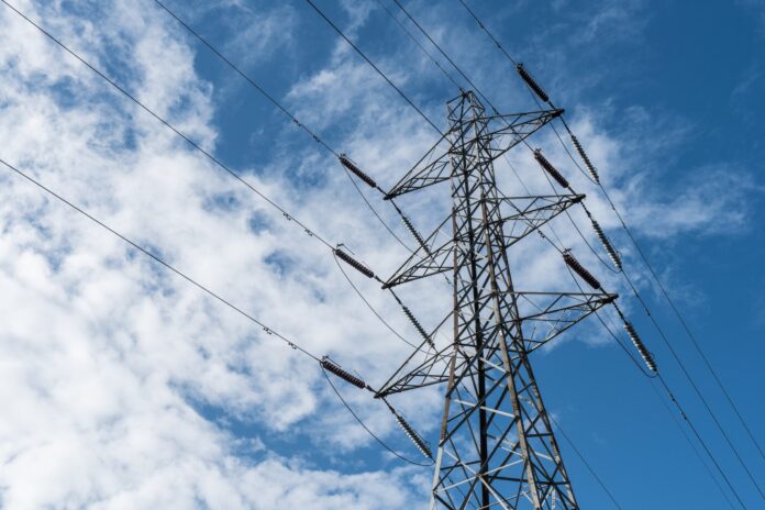 Presentarán proyecto de descentralización del sistema eléctrico ante la AN
