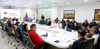 Organizan mesas de trabajo para optimizar servicio de transporte terrestre