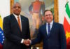 Yván Gil da la bienvenida oficial al canciller de Suriname SURINAME