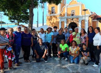 Artesanas celebraron en Los Guayos el Día Mundial de Tejer en Público Los Guayos: Artesana celebran el Día Mundial de Tejer en Público