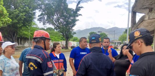 Comisión multidisciplinaria atiende a vecinos de Rosa Inés tras daños en el antiguo CUAM