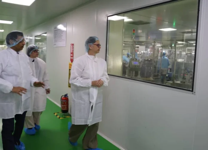 Venezuela e India evalúan suministro de material médico-quirúrgico de alta tecnología