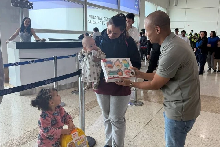 130-venezolanos-retornan-vuelo-158-vueltaalapatria.jpg
