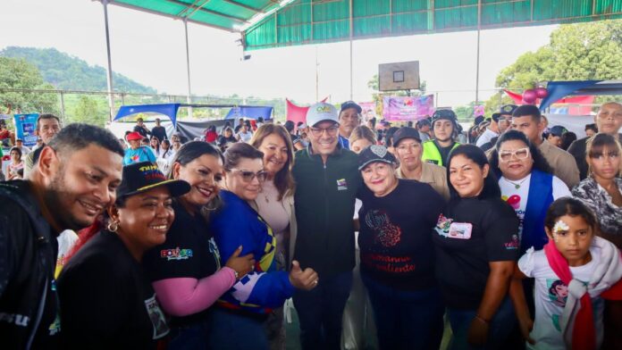 Gobierno Nacional brinda atención integral a la mujer minera en El Callao